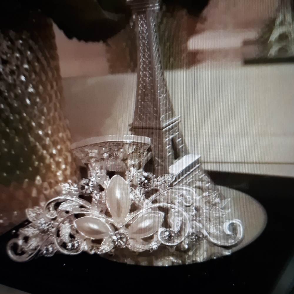 Bridal hair clip